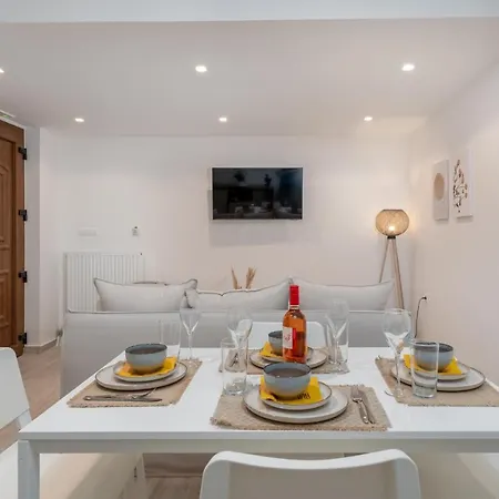 Nyaraló Nona's House